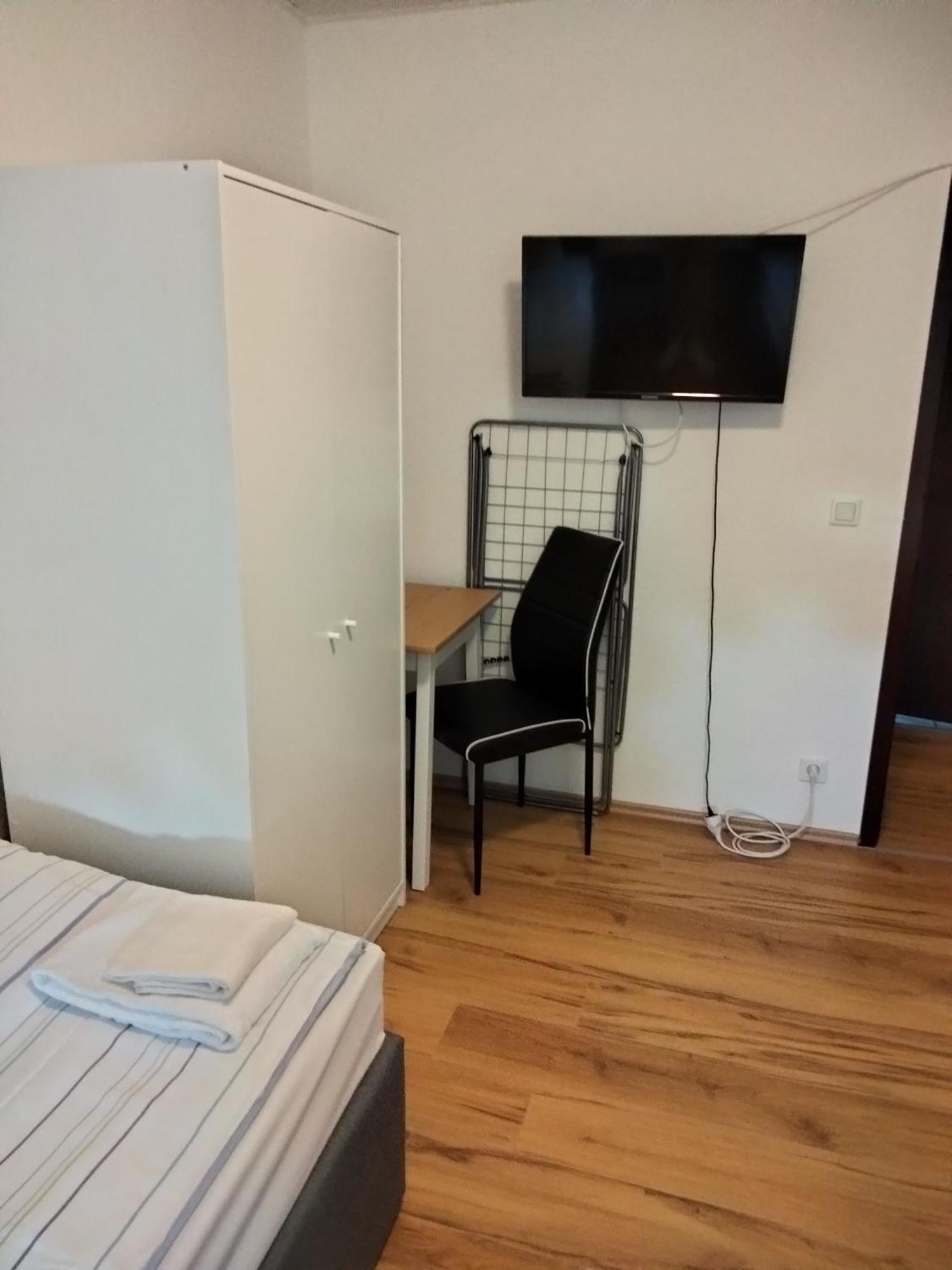 City Apartments Direkt Am Hauptbahnhof - Perfekt Fuer Pendler Und Monteure Neumuenster Ngoại thất bức ảnh