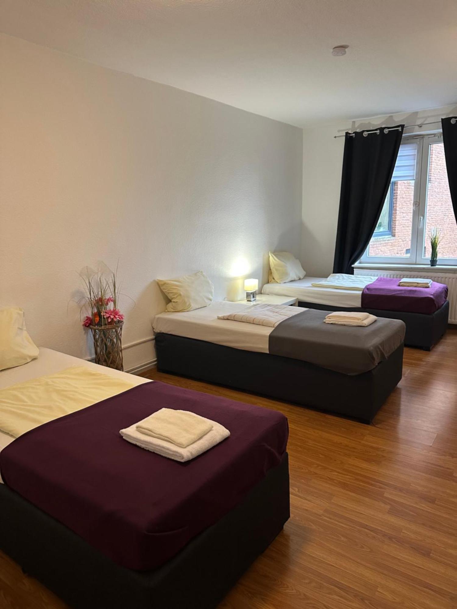 City Apartments Direkt Am Hauptbahnhof - Perfekt Fuer Pendler Und Monteure Neumuenster Ngoại thất bức ảnh