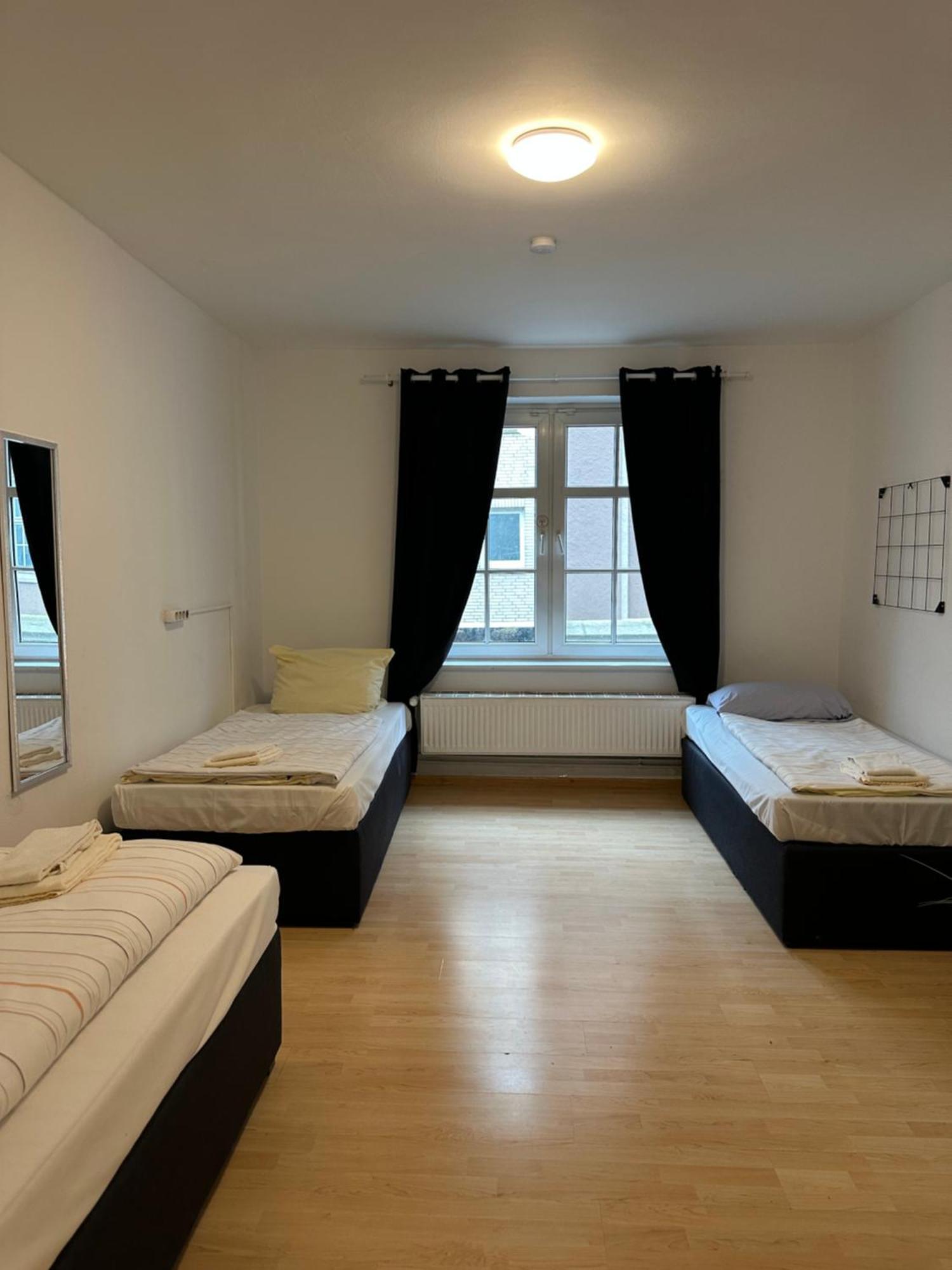 City Apartments Direkt Am Hauptbahnhof - Perfekt Fuer Pendler Und Monteure Neumuenster Ngoại thất bức ảnh