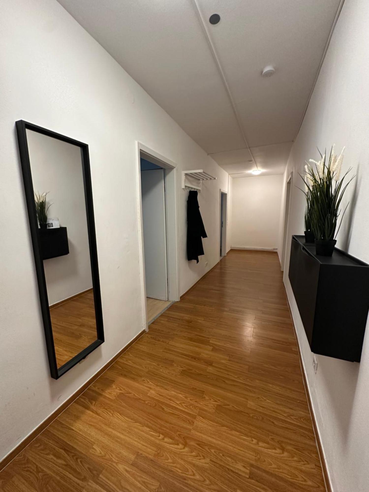 City Apartments Direkt Am Hauptbahnhof - Perfekt Fuer Pendler Und Monteure Neumuenster Ngoại thất bức ảnh