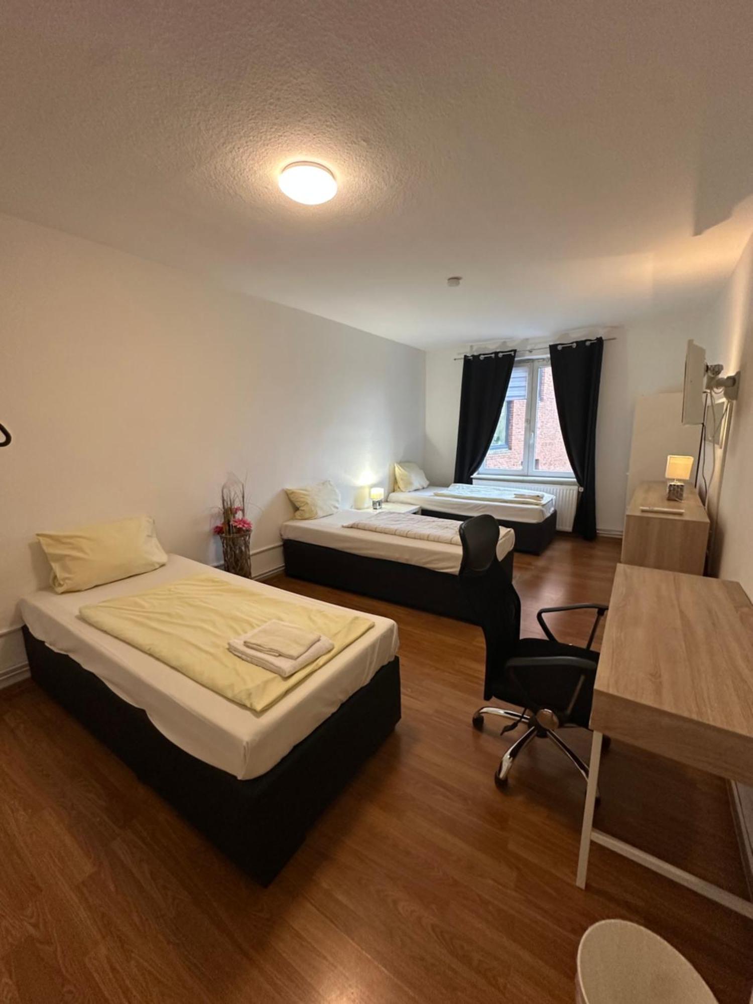 City Apartments Direkt Am Hauptbahnhof - Perfekt Fuer Pendler Und Monteure Neumuenster Ngoại thất bức ảnh
