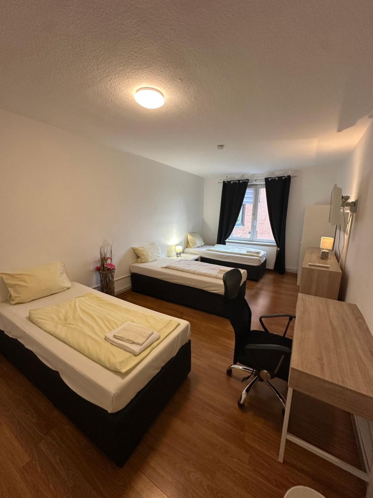 City Apartments Direkt Am Hauptbahnhof - Perfekt Fuer Pendler Und Monteure Neumuenster Ngoại thất bức ảnh