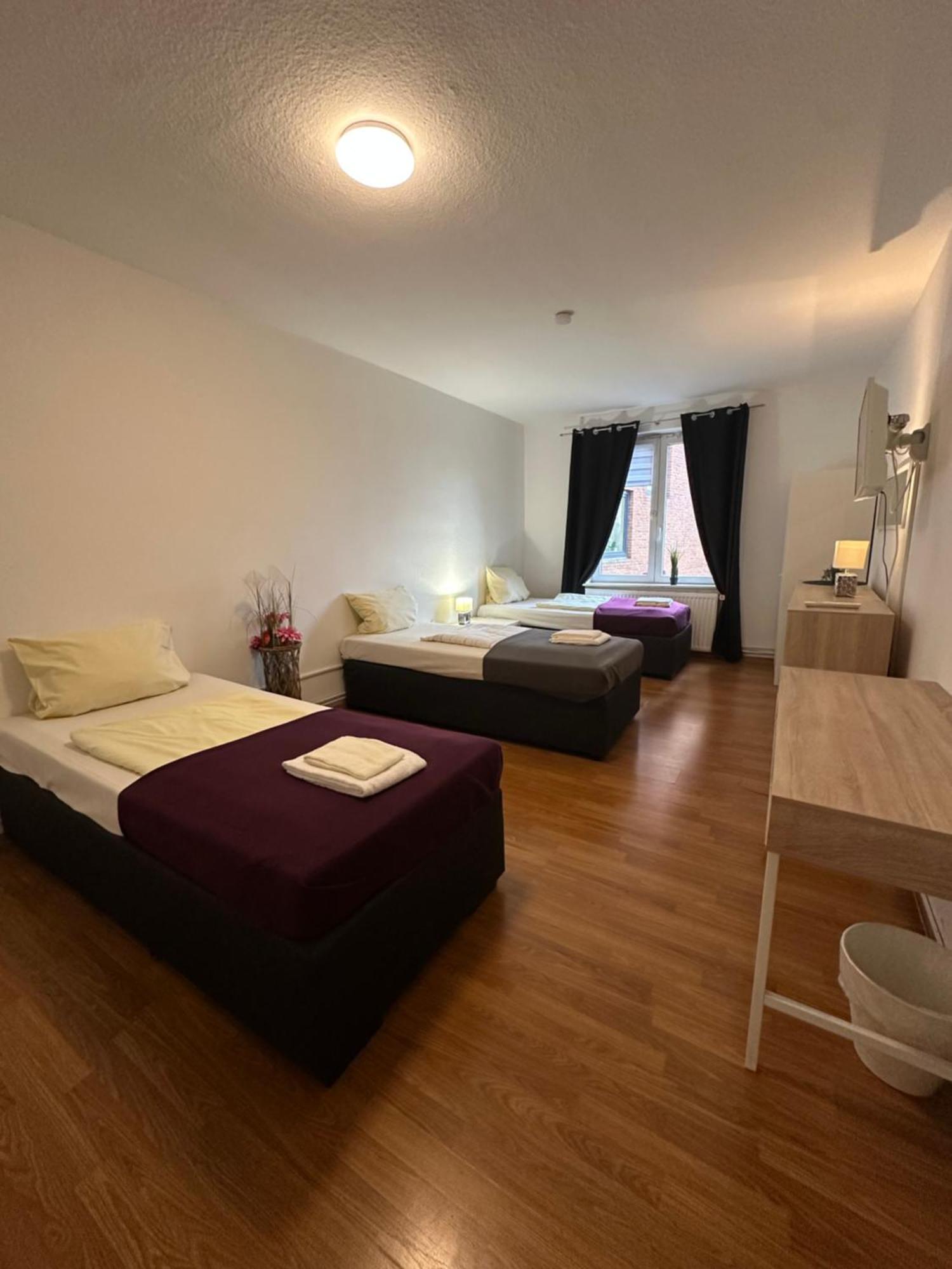 City Apartments Direkt Am Hauptbahnhof - Perfekt Fuer Pendler Und Monteure Neumuenster Ngoại thất bức ảnh